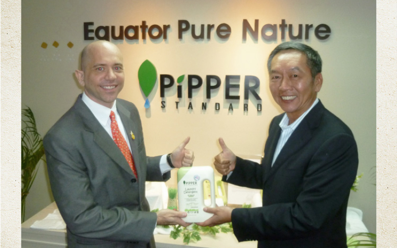 Mr. Peter N. Wainman and Khun Praphant Asava-aree.