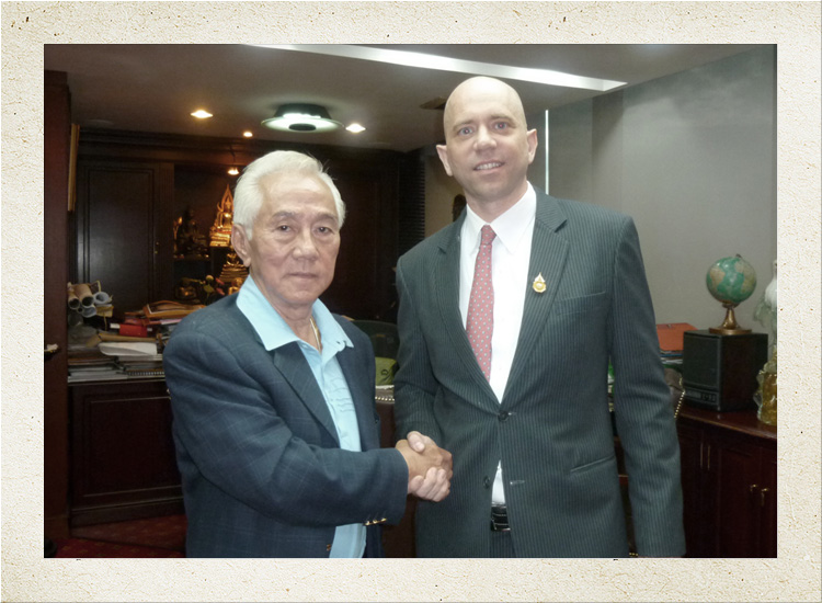 Khun Sawasdi Horrungruang, Board of Advisors, and Mr. Peter Wainman